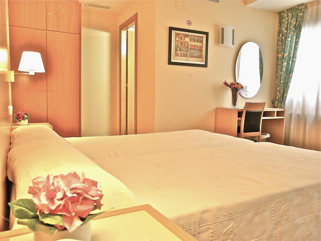 Hotel Nice Σέου δ' Ουρζέλ Εξωτερικό φωτογραφία