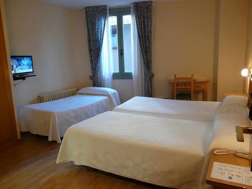 Hotel Nice Σέου δ' Ουρζέλ Εξωτερικό φωτογραφία