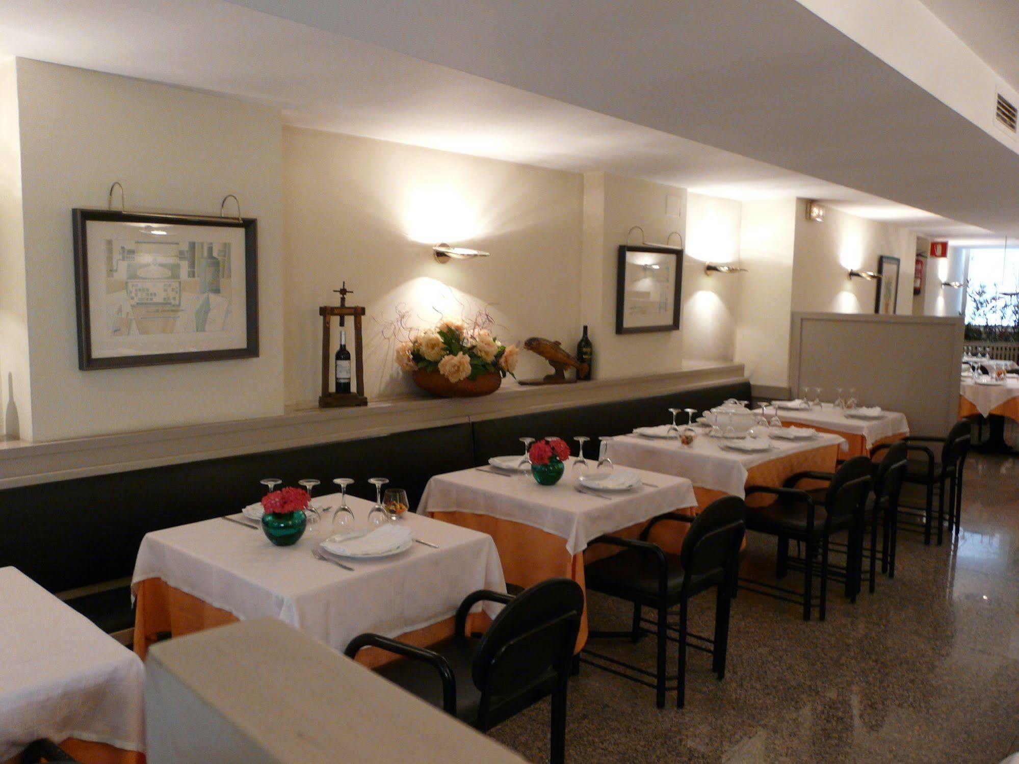 Hotel Nice Σέου δ' Ουρζέλ Εξωτερικό φωτογραφία