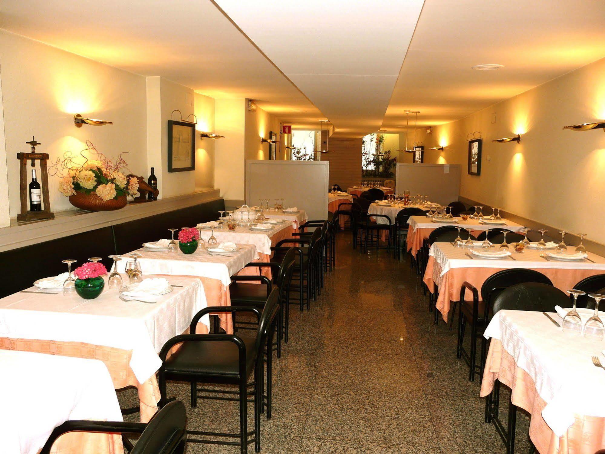 Hotel Nice Σέου δ' Ουρζέλ Εξωτερικό φωτογραφία