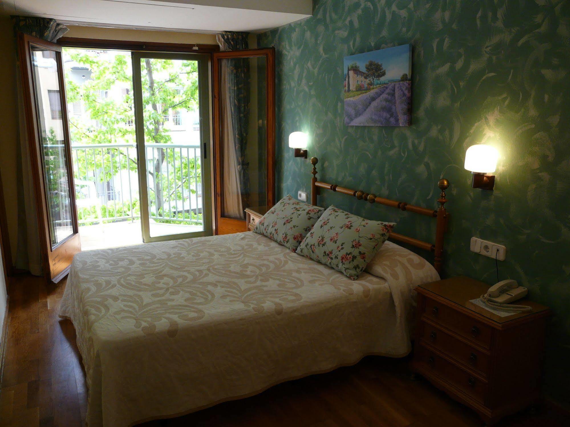 Hotel Nice Σέου δ' Ουρζέλ Εξωτερικό φωτογραφία