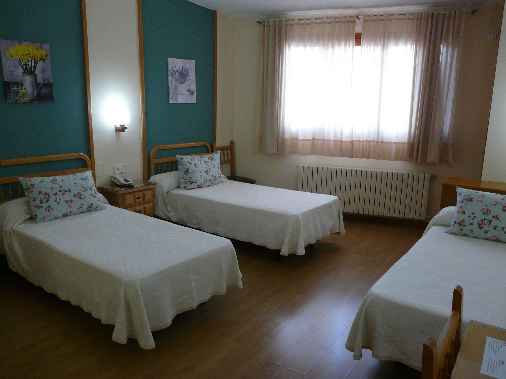 Hotel Nice Σέου δ' Ουρζέλ Εξωτερικό φωτογραφία
