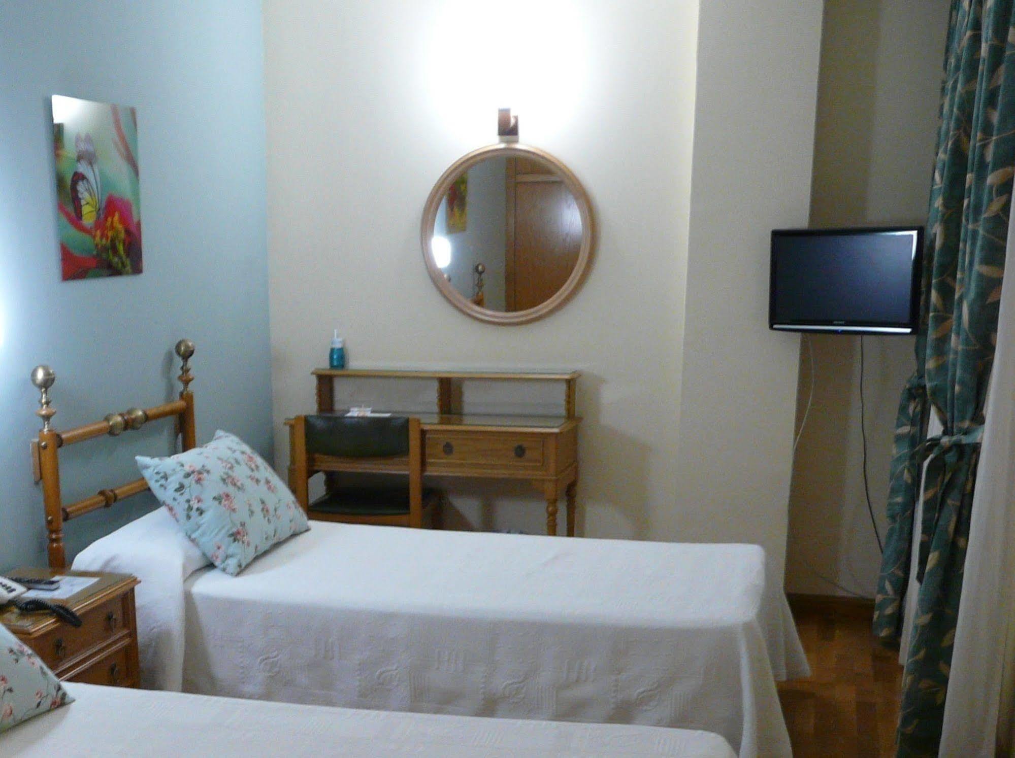 Hotel Nice Σέου δ' Ουρζέλ Εξωτερικό φωτογραφία