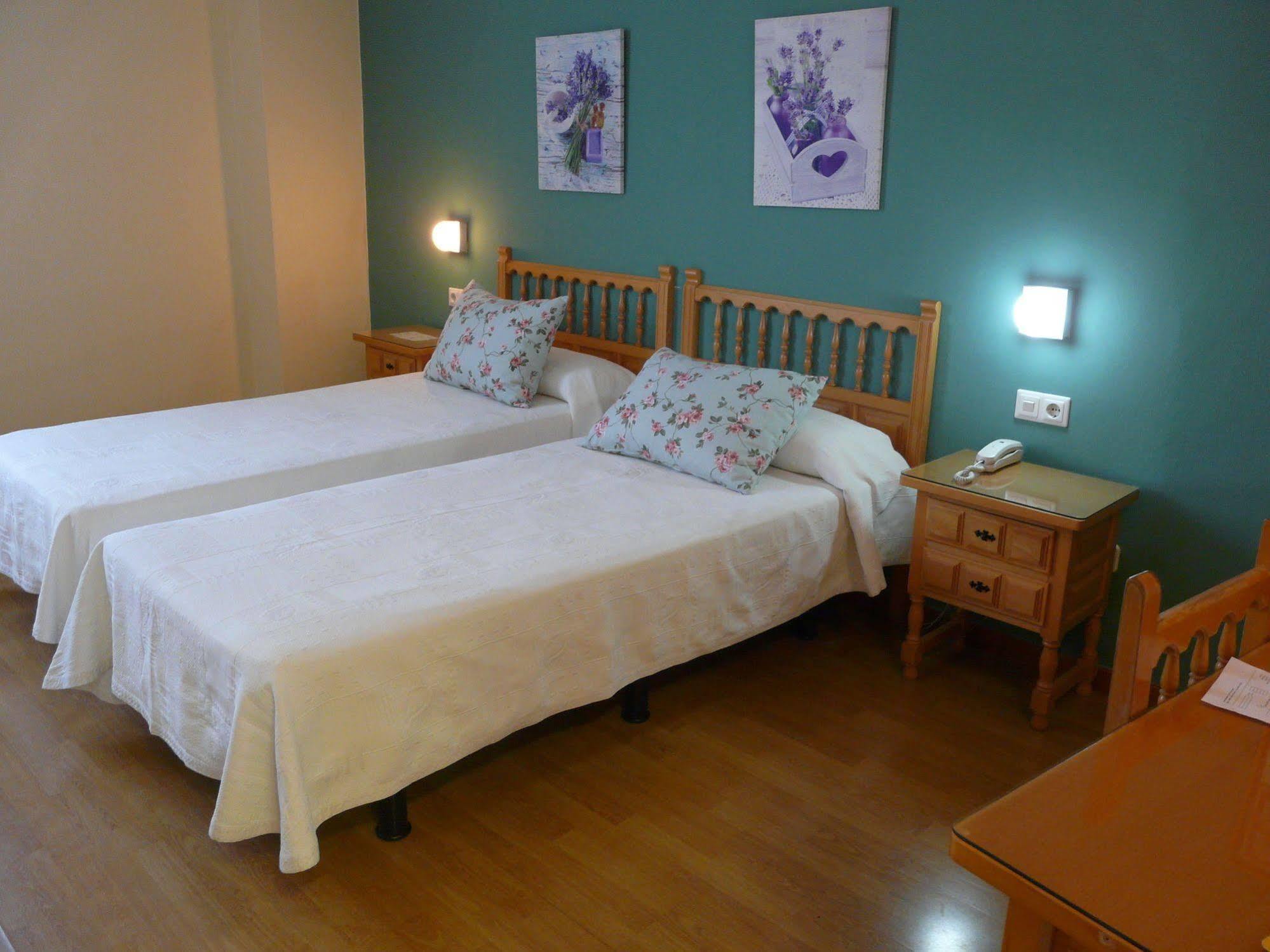 Hotel Nice Σέου δ' Ουρζέλ Εξωτερικό φωτογραφία