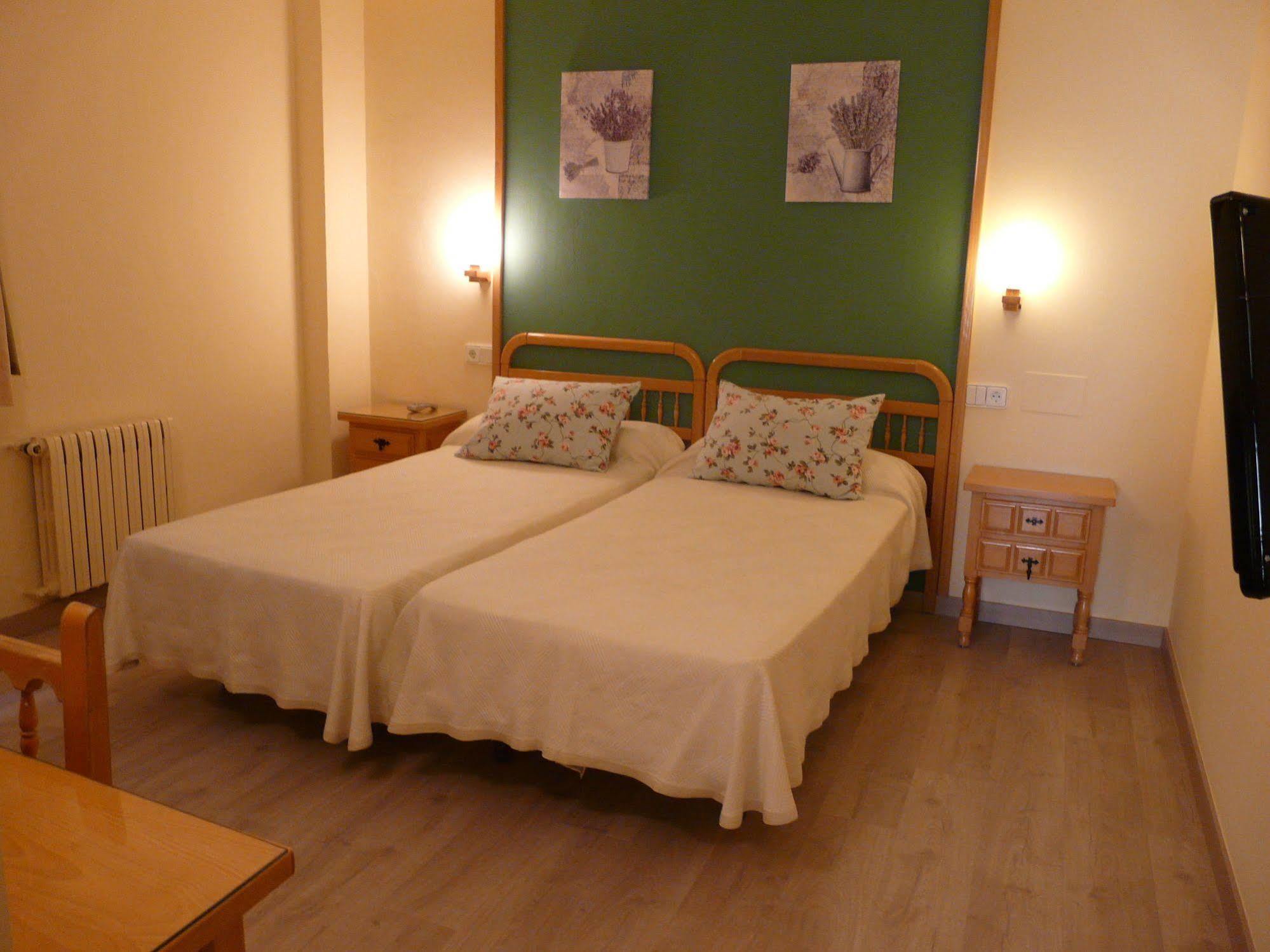 Hotel Nice Σέου δ' Ουρζέλ Εξωτερικό φωτογραφία