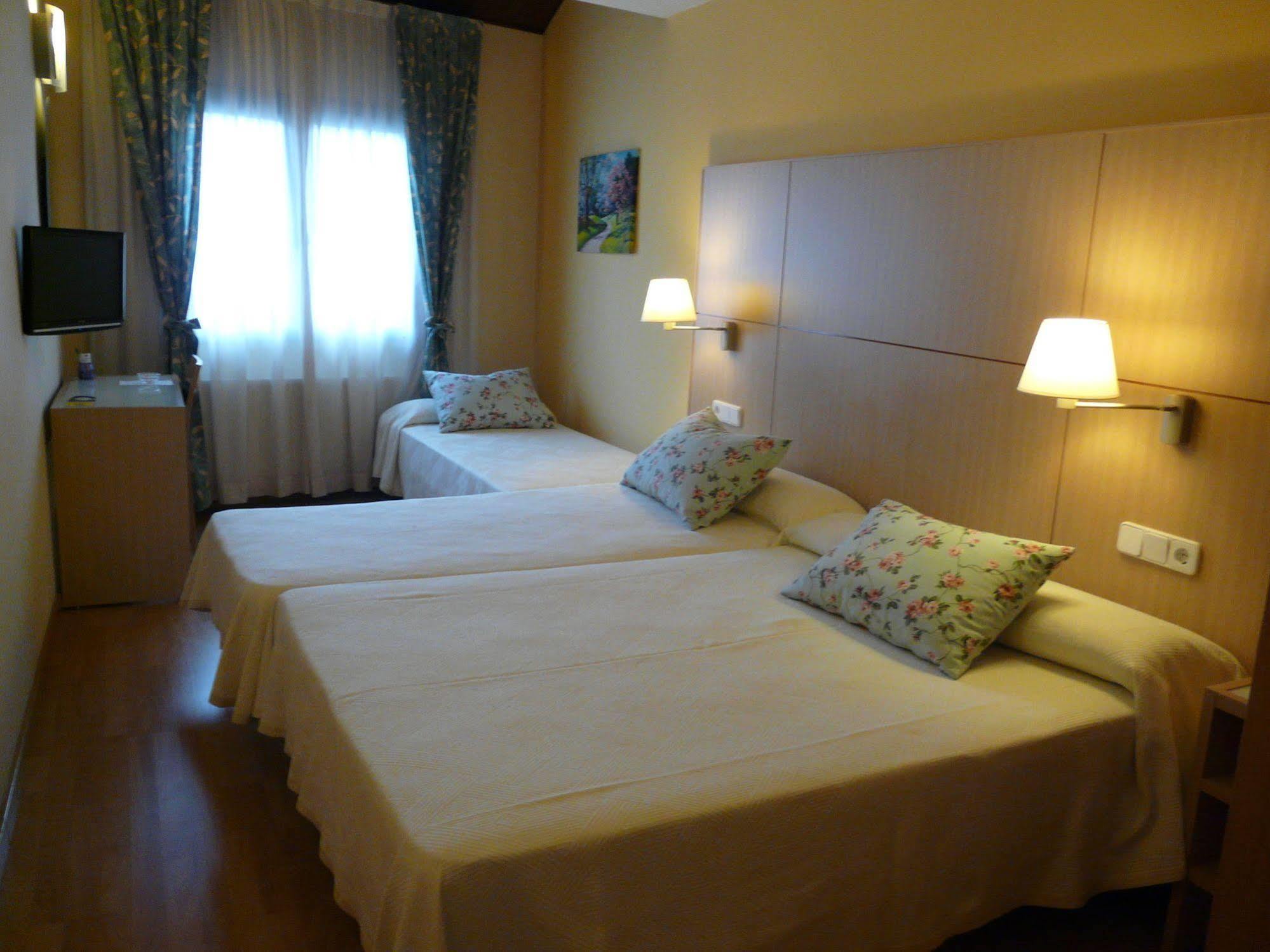 Hotel Nice Σέου δ' Ουρζέλ Εξωτερικό φωτογραφία