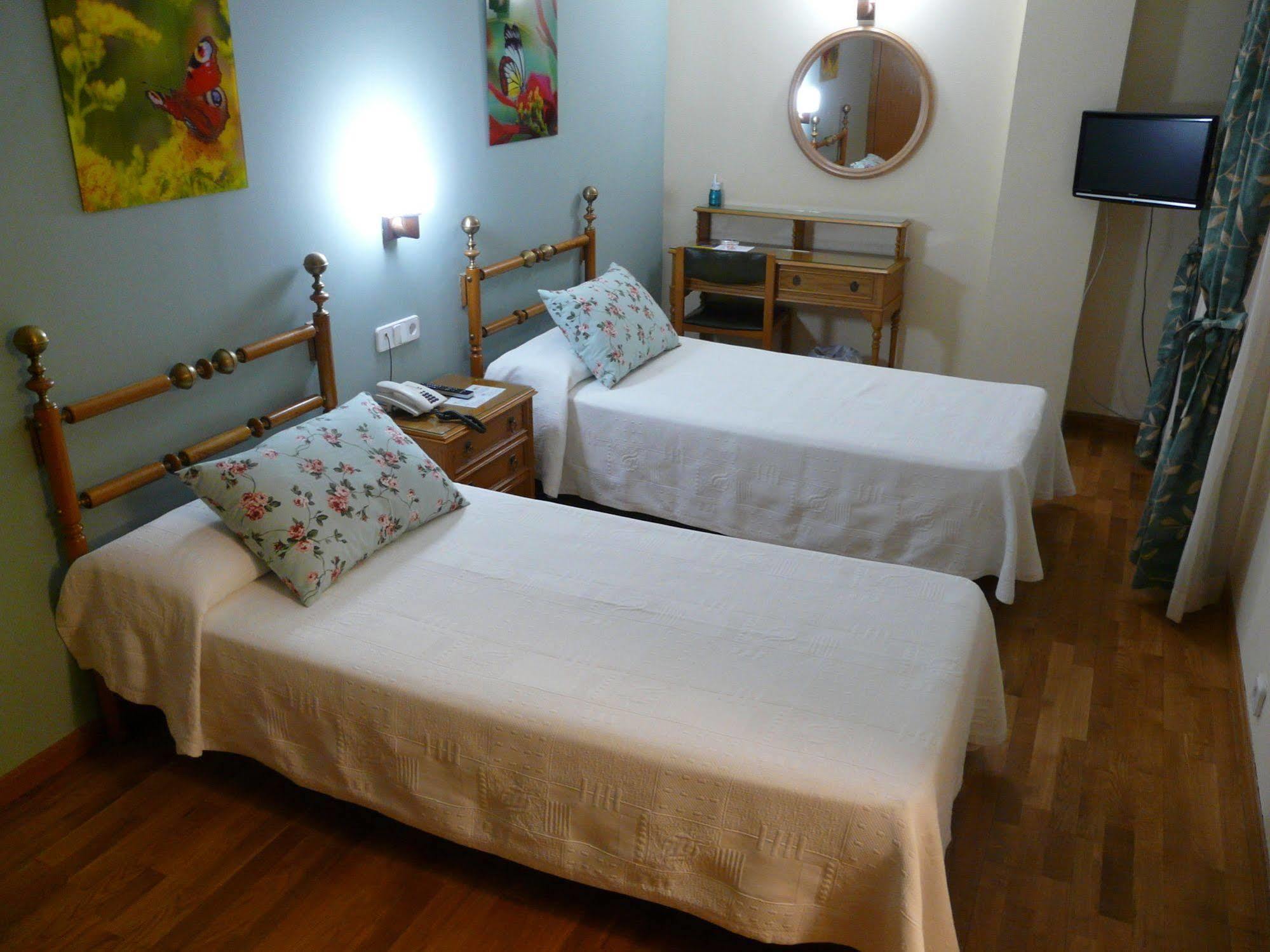 Hotel Nice Σέου δ' Ουρζέλ Εξωτερικό φωτογραφία