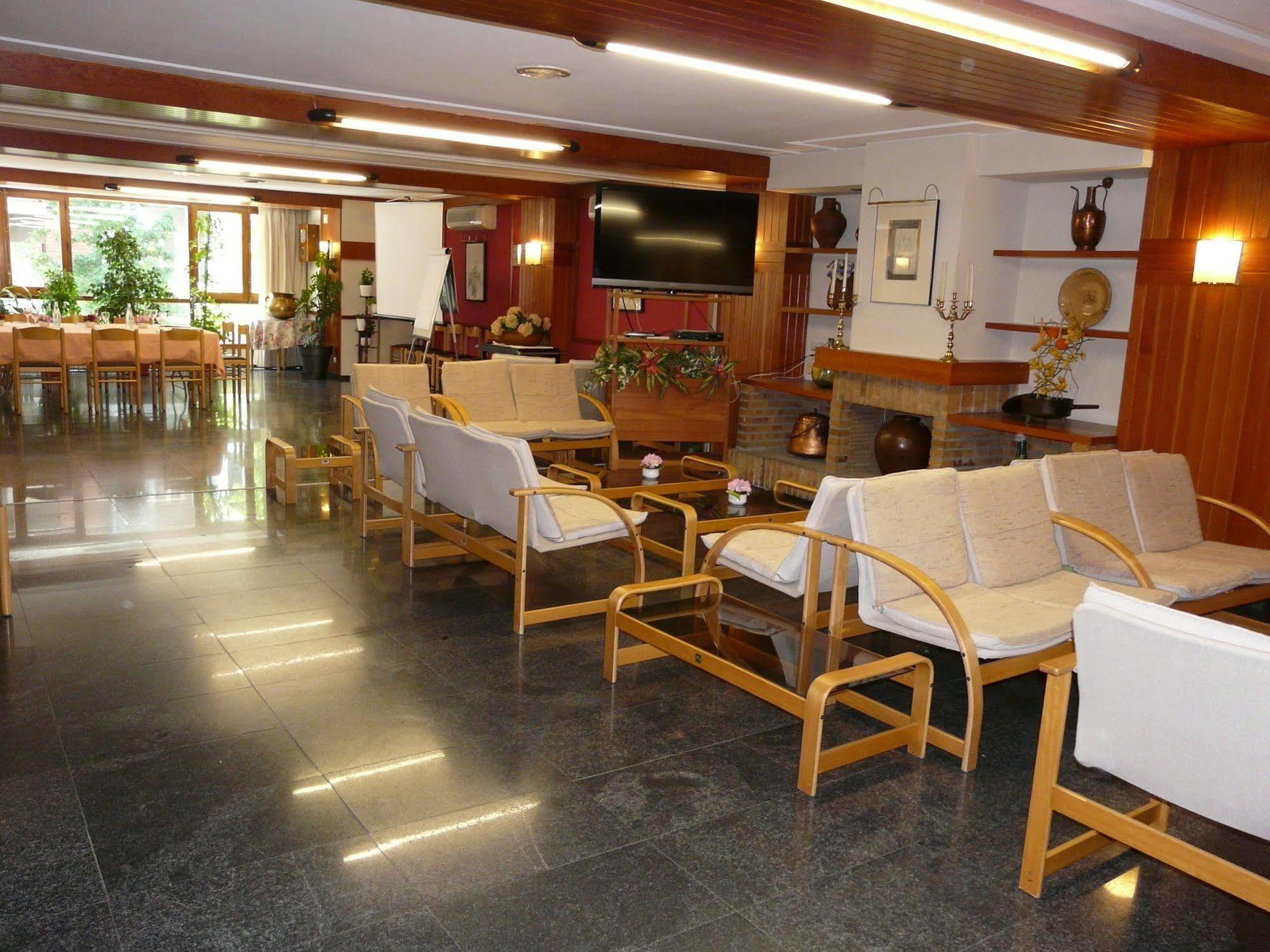 Hotel Nice Σέου δ' Ουρζέλ Εξωτερικό φωτογραφία