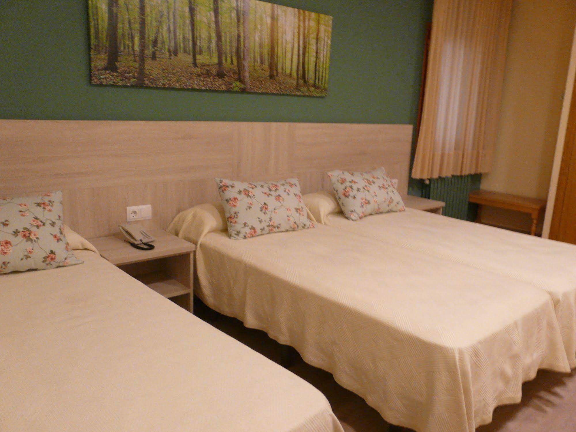 Hotel Nice Σέου δ' Ουρζέλ Εξωτερικό φωτογραφία