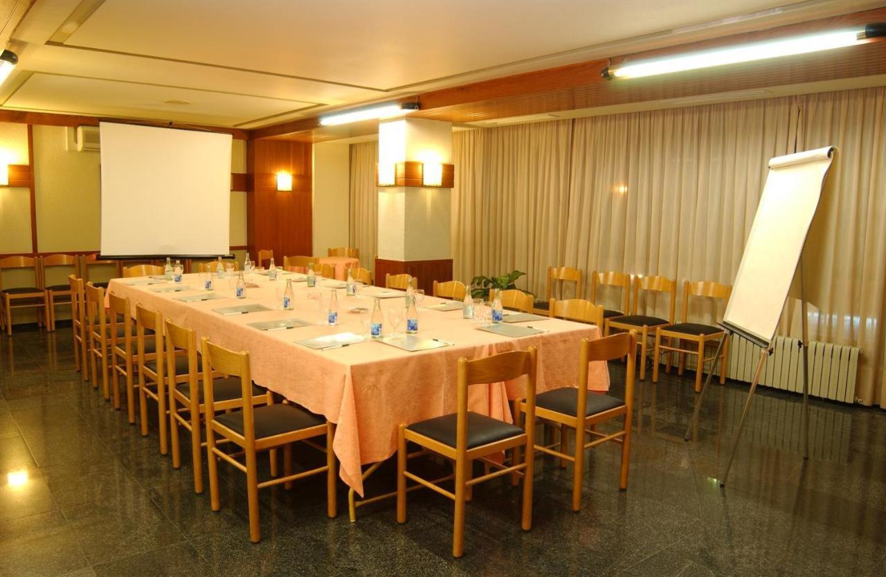 Hotel Nice Σέου δ' Ουρζέλ Εξωτερικό φωτογραφία